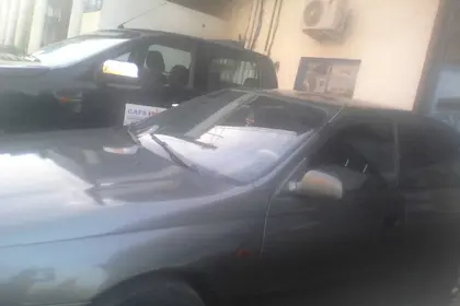 Voiture climatisée propre avec bonne sonorisation music