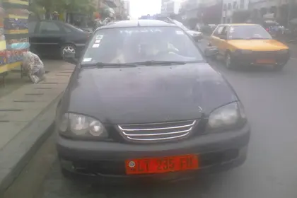 Voiture climatisée touristique douala ,spacieuse